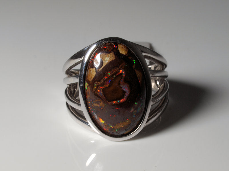 Ring aus Silber mit Opal aus Australien
