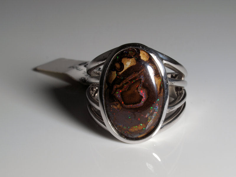 Ring aus Silber mit Opal aus Australien