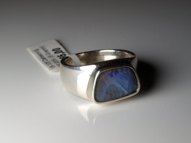 Ring aus Silber mit Opal aus Australien