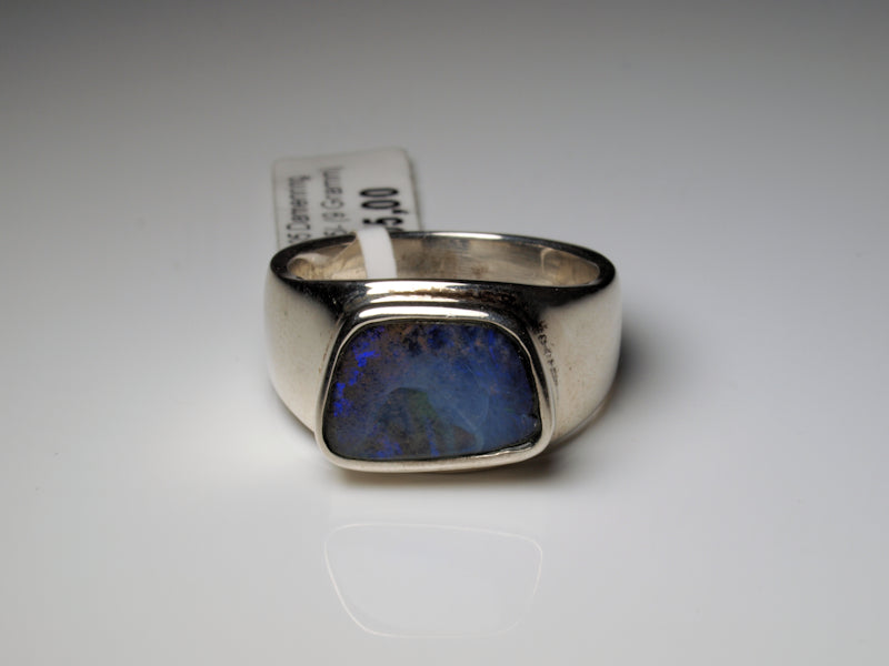 Ring aus Silber mit Opal aus Australien