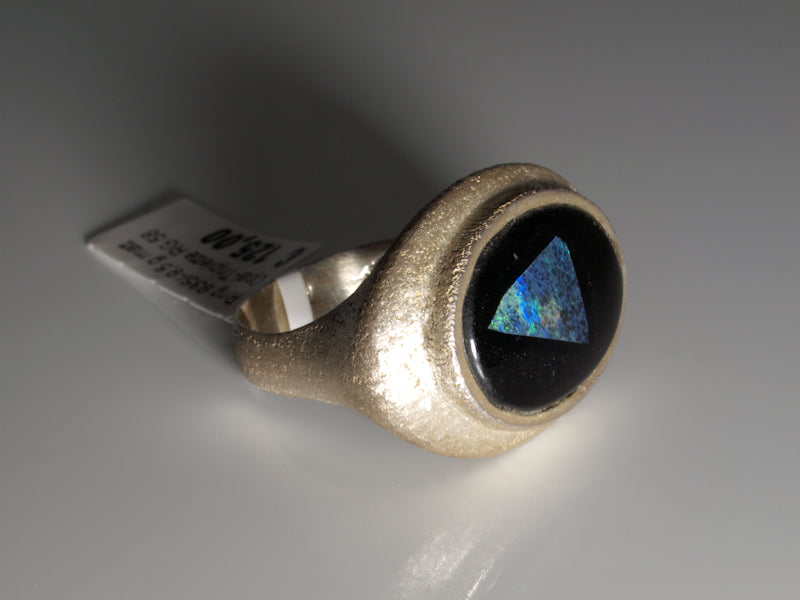 Ring aus Silber mit Opal aus Australien