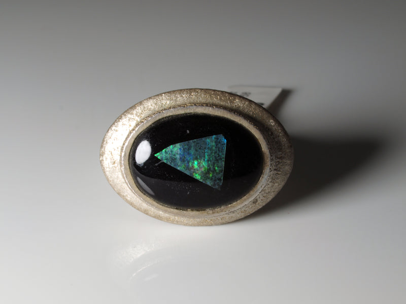 Ring aus Silber mit Opal aus Australien