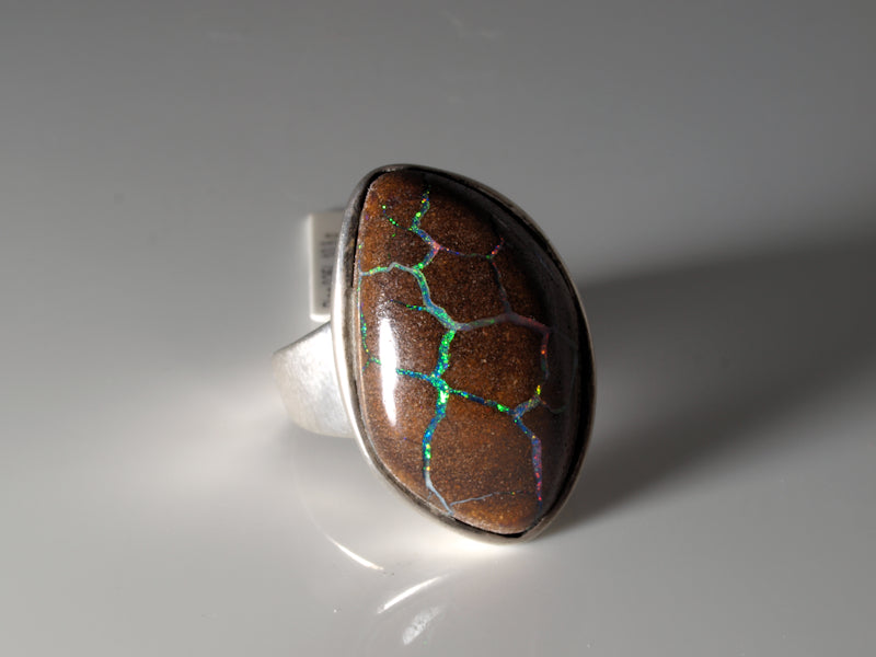 Ring aus Silber mit Opal aus Australien