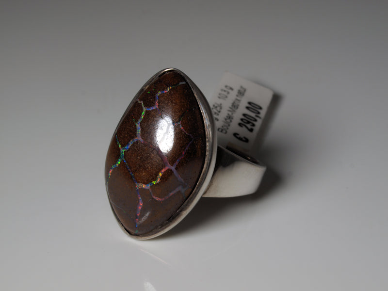Ring aus Silber mit Opal aus Australien