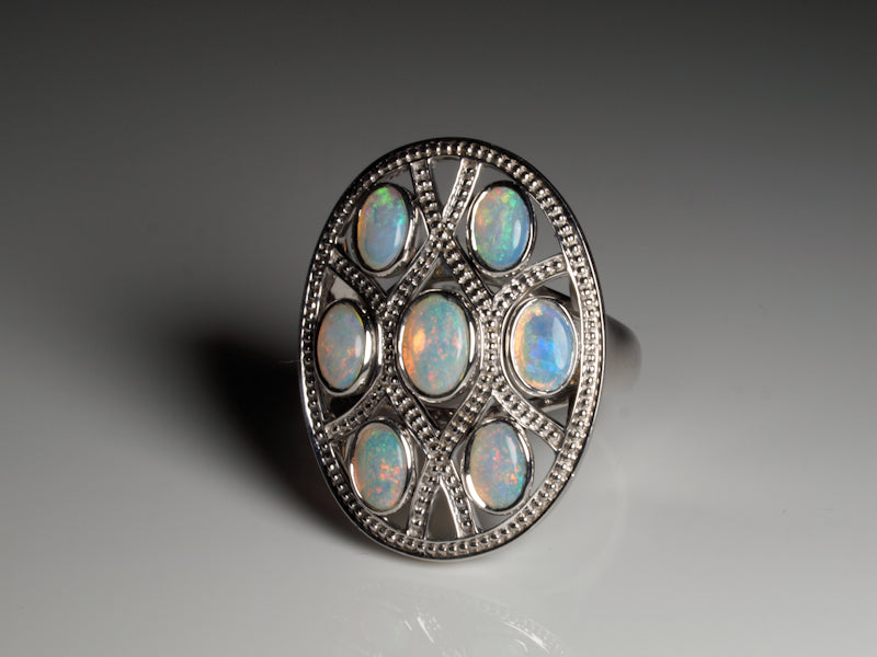 Ring aus Silber mit Opal aus Australien