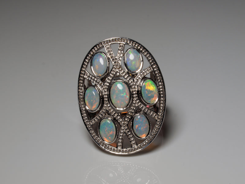 Ring aus Silber mit Opal aus Australien