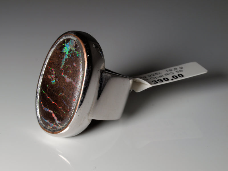Ring aus Silber mit Opal aus Australien