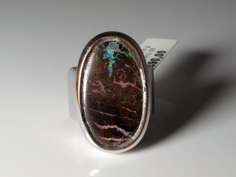 Ring aus Silber mit Opal aus Australien