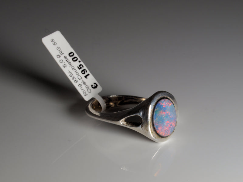 Ring aus Silber mit Opal aus Australien