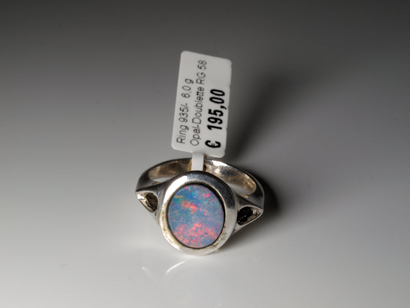 Ring aus Silber mit Opal aus Australien