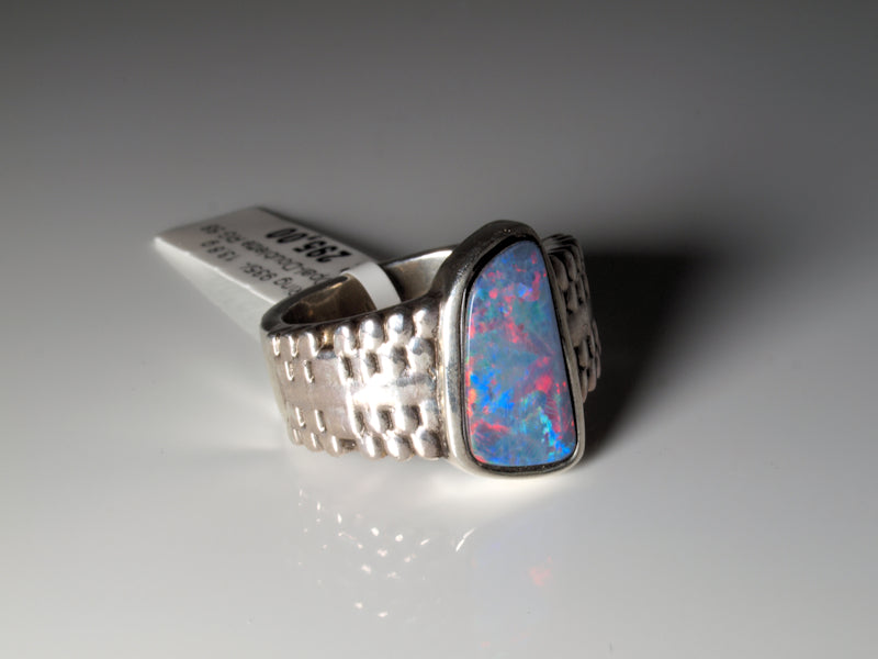 Ring aus Silber mit Opal aus Australien