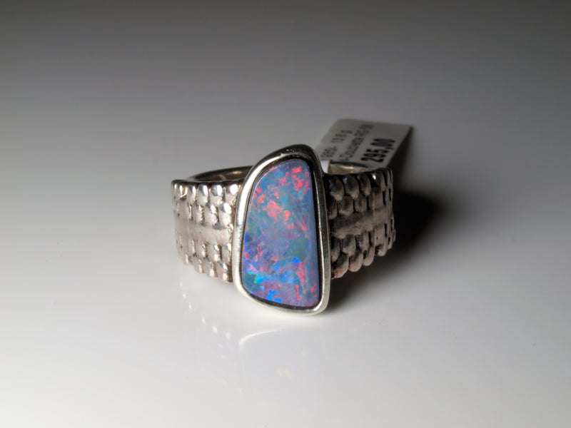 Ring aus Silber mit Opal aus Australien