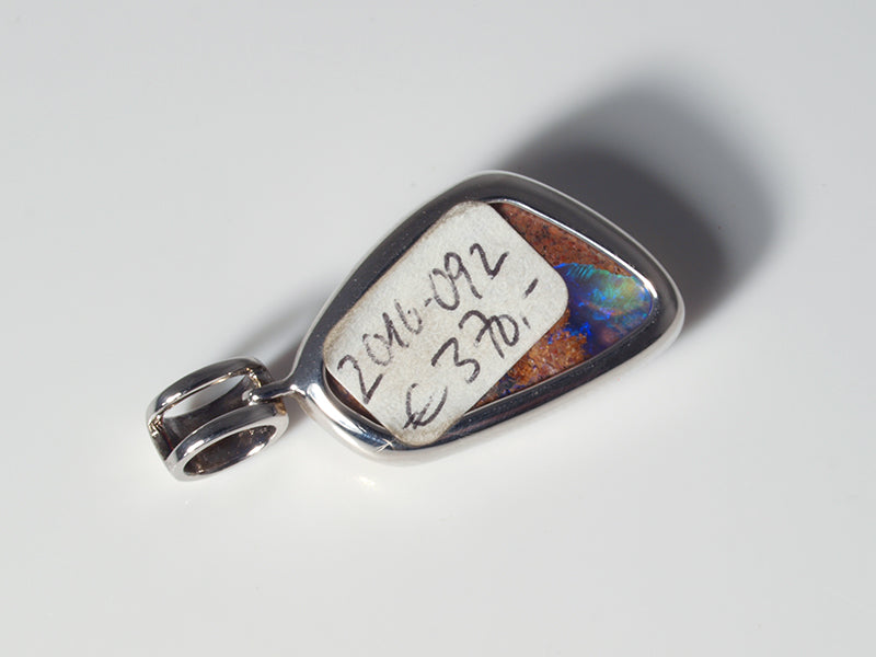 Opalschmuck - Anhänger aus Silber mit Fossil-Opal