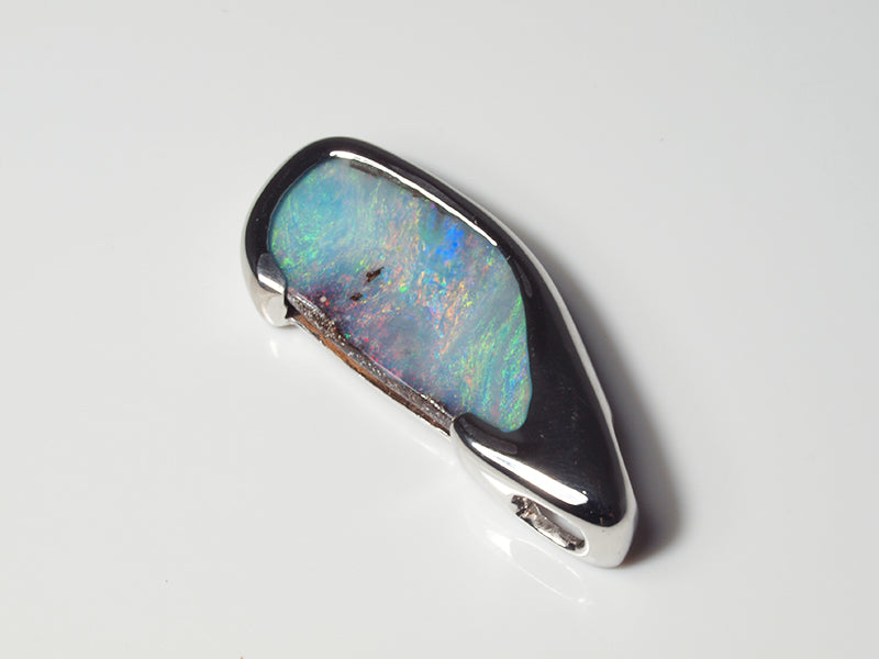 Opalschmuck - Anhänger aus Silber mit Boulder-Opal