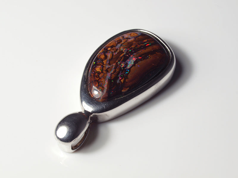Opalschmuck - Opalanhänger aus Silber mit Boulder Matrix Opal