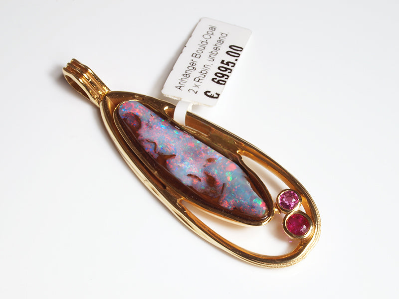 Opalschmuck - Goldschmuck, Anhänger aus Gelbgold mit Boulderopal und Rubin