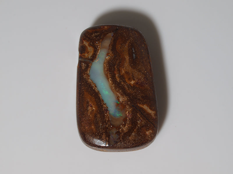 Boulder Opal Australien, Opal mit Bohrung für Opalanhänger
