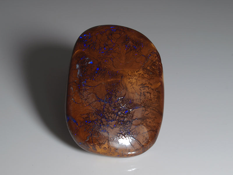 Boulder Opal Australien, Opal mit Bohrung für Opalanhänger