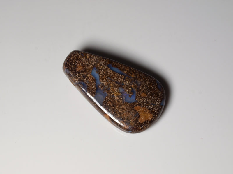 Boulder Opal Australien, Opal gebohrt für Opalanhänger