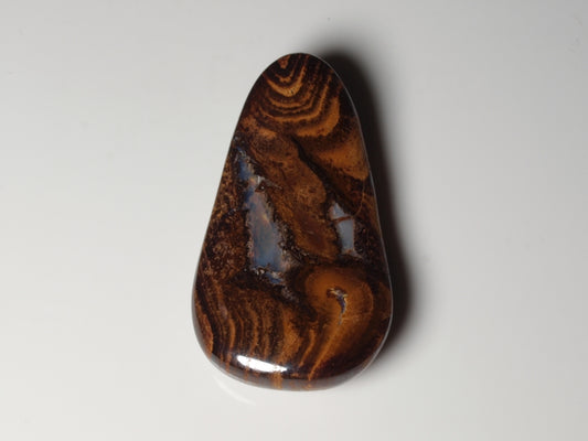 Boulder Opal Australien, Opal gebohrt für Opalanhänger