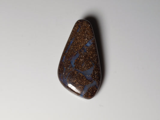 Boulder Opal Australien, Opal gebohrt für Opalanhänger