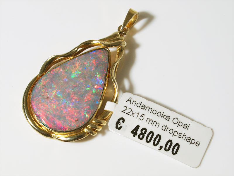 Opalschmuck, Opalanhänger aus Gold mit Opal aus Andamooka/Australien
