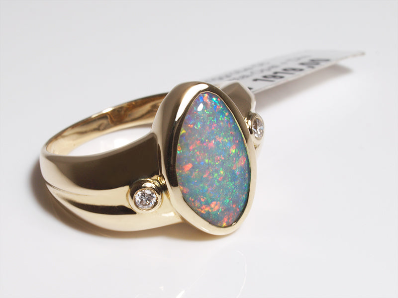 Opalschmuck - Goldschmuck, Ring aus Gold mit Kristallopal u. Diamant