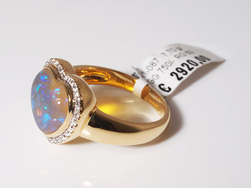 Opalschmuck, Goldring mit Kristallopal und Diamant