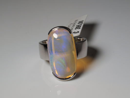 Ring aus Silber mit Opal aus Australien