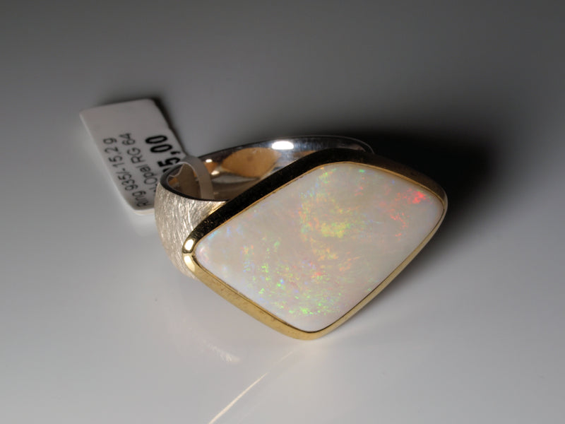 Ring aus Silber mit Opal aus Australien