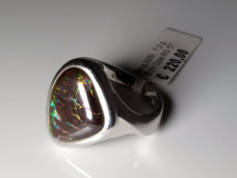 Ring aus Silber mit Opal aus Australien
