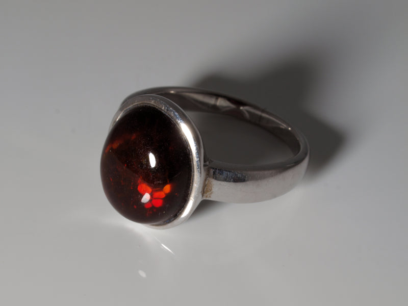 Ring aus Silber mit Opal aus Äthiopien