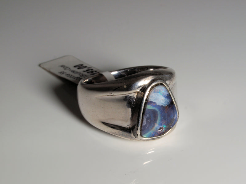 Ring aus Silber mit Opal aus Australien