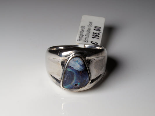 Ring aus Silber mit Opal aus Australien