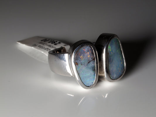 Ring aus Silber mit Opal aus Australien