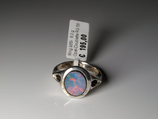 Ring aus Silber mit Opal aus Australien