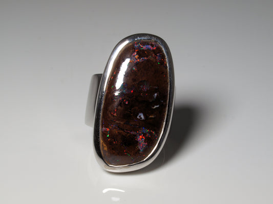Ring aus Silber mit Opal aus Australien