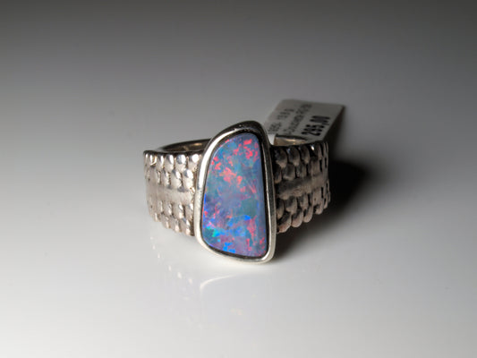 Ring aus Silber mit Opal aus Australien