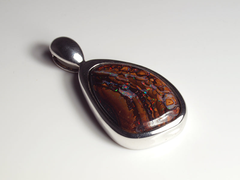 Opalschmuck - Opalanhänger aus Silber mit Boulder Matrix Opal