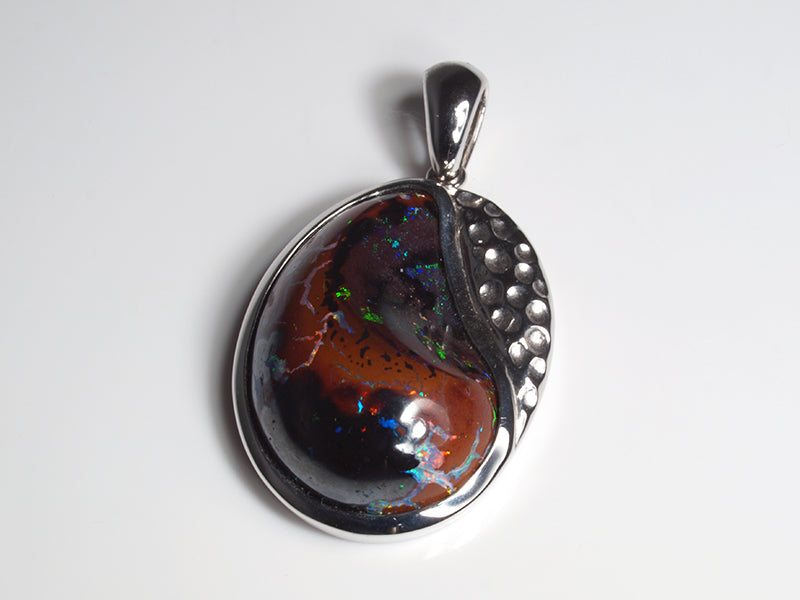 Opalschmuck - Anhänger aus Silber mit Boulder-Matrix-Opal